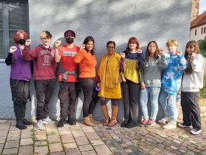 &quot;Transnormal&quot; - Ein Film der Aktionsgruppe &quot;Schülis&quot; + Interview 